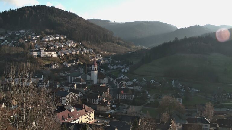 Dieses Bild zeigt eine Webcam-Aufnahme von Ottenhöfen, aufgenommen am Donnerstag, den 25.12.2025 um 15:00 Uhr