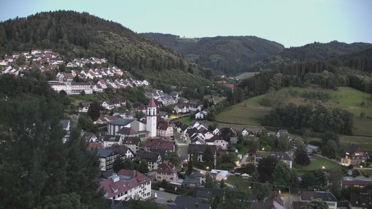 Dieses Bild zeigt eine Webcam-Aufnahme von Ottenhöfen, aufgenommen am Mittwoch, den 17.06.2026 um 22:00 Uhr