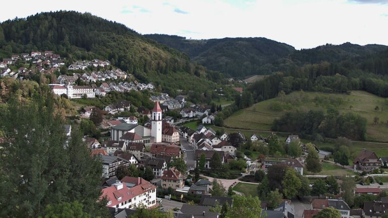 Dieses Bild zeigt eine Webcam-Aufnahme von Ottenhöfen, aufgenommen am Donnerstag, den 10.09.2026 um 18:20 Uhr