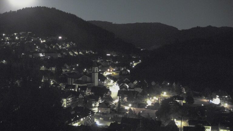 Dieses Bild zeigt eine Webcam-Aufnahme von Ottenhöfen, aufgenommen am Mittwoch, den 29.07.2026 um 23:00 Uhr