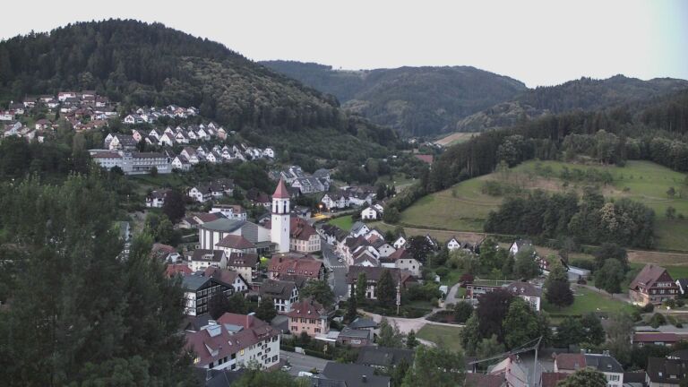 Dieses Bild zeigt eine Webcam-Aufnahme von Ottenhöfen, aufgenommen am Samstag, den 27.06.2026 um 05:00 Uhr