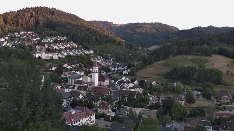 Dieses Bild zeigt eine Webcam-Aufnahme von Ottenhöfen, aufgenommen am Dienstag, den 11.08.2026 um 20:20 Uhr