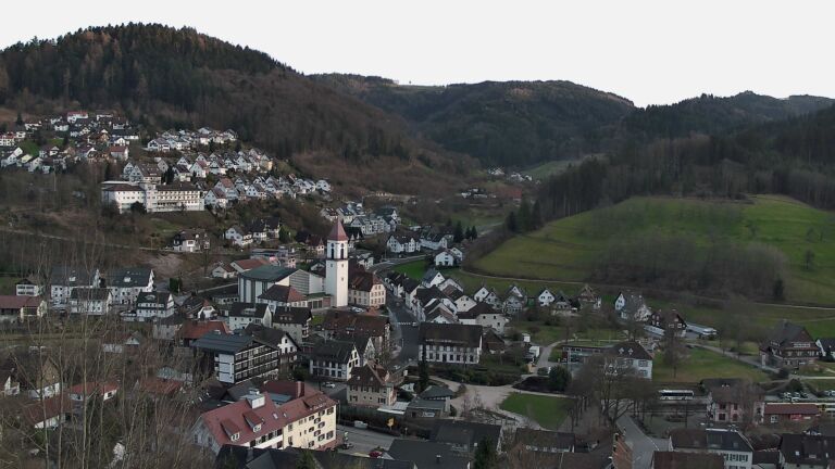 Dieses Bild zeigt eine Webcam-Aufnahme von Ottenhöfen, aufgenommen am Freitag, den 27.02.2026 um 17:40 Uhr