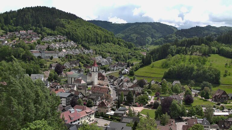 Dieses Bild zeigt eine Webcam-Aufnahme von Ottenhöfen, aufgenommen am Samstag, den 16.05.2026 um 14:30 Uhr