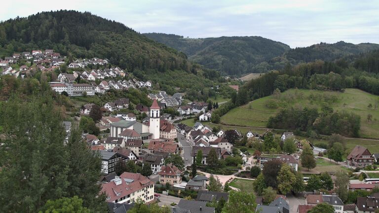 Dieses Bild zeigt eine Webcam-Aufnahme von Ottenhöfen, aufgenommen am Donnerstag, den 24.09.2026 um 17:30 Uhr