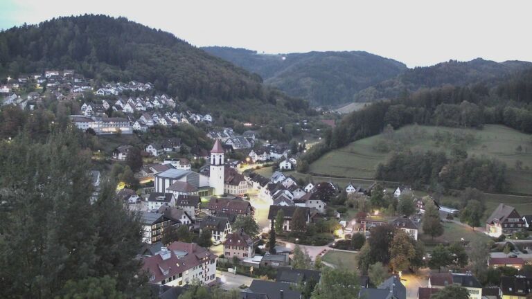 Dieses Bild zeigt eine Webcam-Aufnahme von Ottenhöfen, aufgenommen am Samstag, den 03.10.2026 um 07:00 Uhr