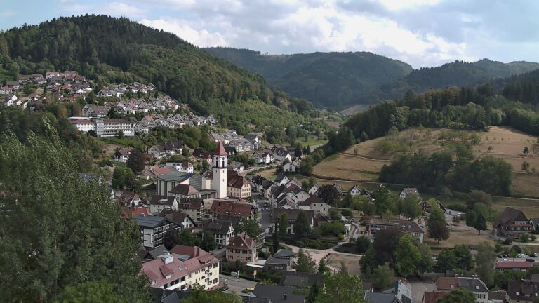 Dieses Bild zeigt eine Webcam-Aufnahme von Ottenhöfen, aufgenommen am Montag, den 17.08.2026 um 16:20 Uhr