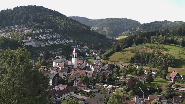Dieses Bild zeigt eine Webcam-Aufnahme von Ottenhöfen, aufgenommen am Montag, den 22.06.2026 um 08:20 Uhr