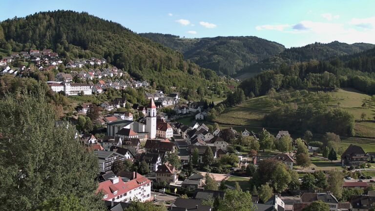 Dieses Bild zeigt eine Webcam-Aufnahme von Ottenhöfen, aufgenommen am Freitag, den 11.09.2026 um 17:20 Uhr
