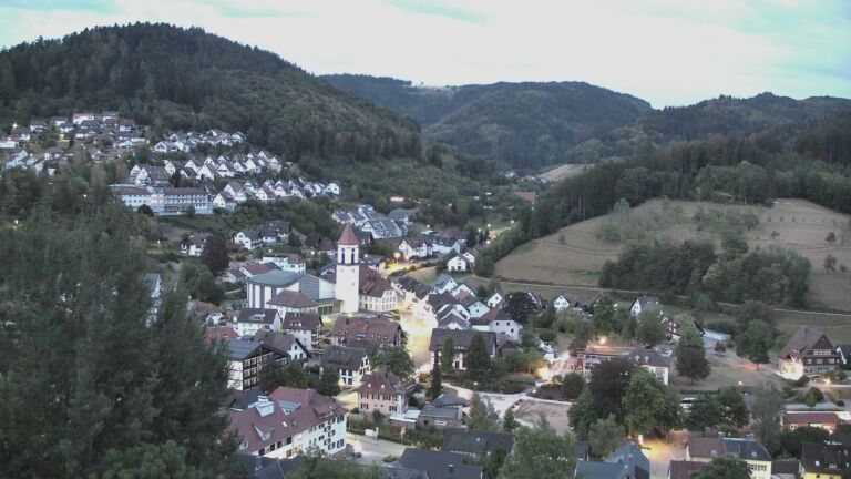 Dieses Bild zeigt eine Webcam-Aufnahme von Ottenhöfen, aufgenommen am Freitag, den 21.08.2026 um 06:00 Uhr