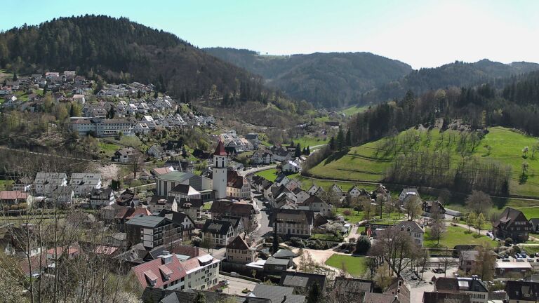 Dieses Bild zeigt eine Webcam-Aufnahme von Ottenhöfen, aufgenommen am Dienstag, den 07.04.2026 um 14:10 Uhr