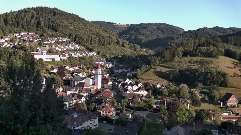 Dieses Bild zeigt eine Webcam-Aufnahme von Ottenhöfen, aufgenommen am Donnerstag, den 09.07.2026 um 20:10 Uhr