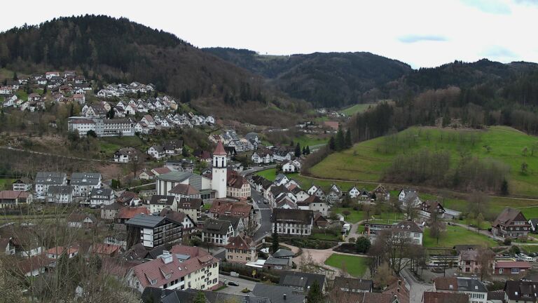 Dieses Bild zeigt eine Webcam-Aufnahme von Ottenhöfen, aufgenommen am Samstag, den 04.04.2026 um 15:40 Uhr