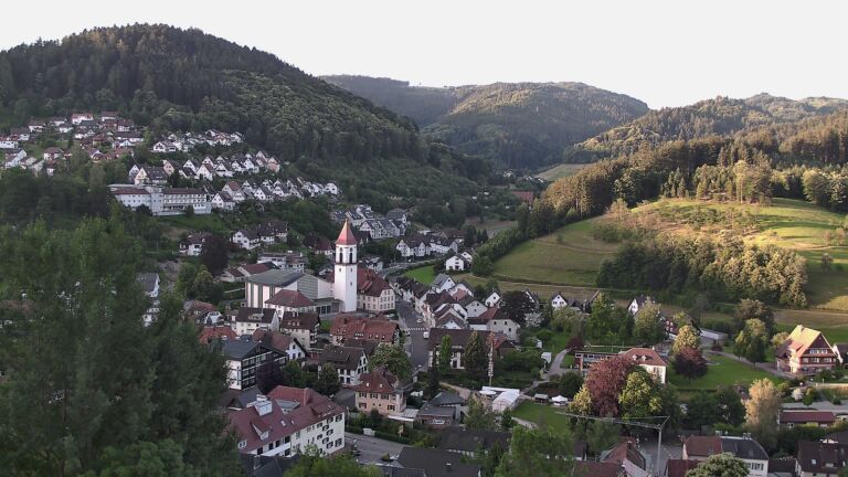 Dieses Bild zeigt eine Webcam-Aufnahme von Ottenhöfen, aufgenommen am Donnerstag, den 18.06.2026 um 06:20 Uhr