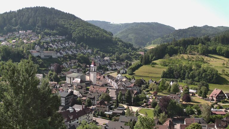 Dieses Bild zeigt eine Webcam-Aufnahme von Ottenhöfen, aufgenommen am Mittwoch, den 27.05.2026 um 09:50 Uhr