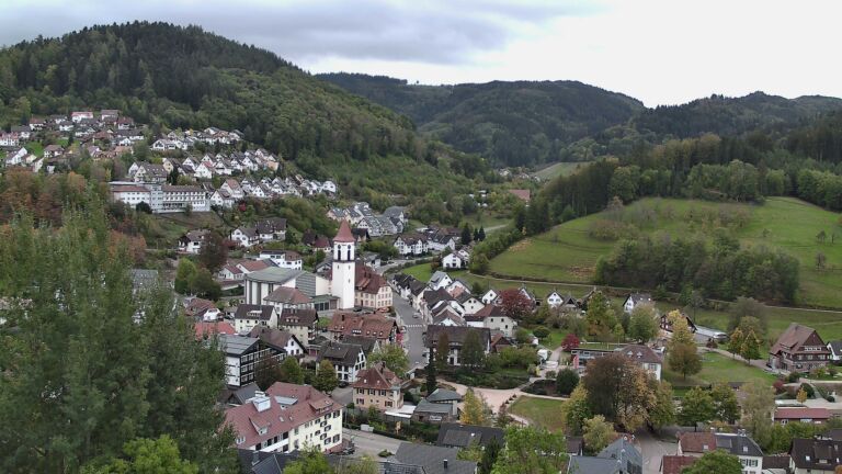 Dieses Bild zeigt eine Webcam-Aufnahme von Ottenhöfen, aufgenommen am Samstag, den 24.10.2026 um 09:30 Uhr