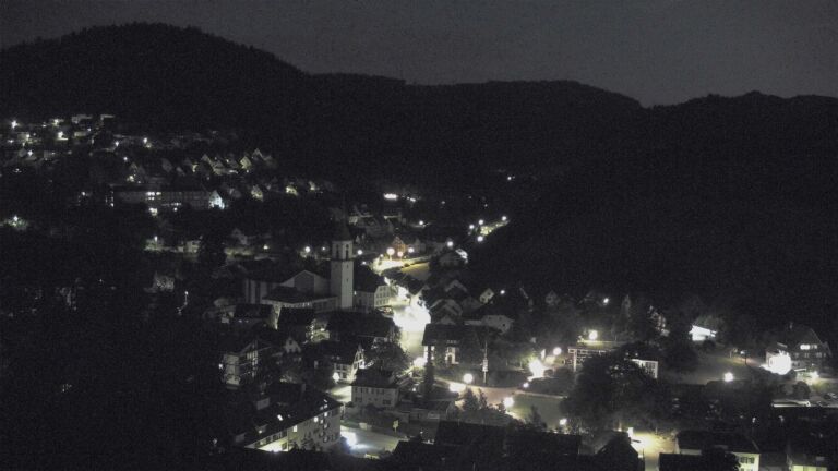 Dieses Bild zeigt eine Webcam-Aufnahme von Ottenhöfen, aufgenommen am Sonntag, den 31.05.2026 um 04:00 Uhr