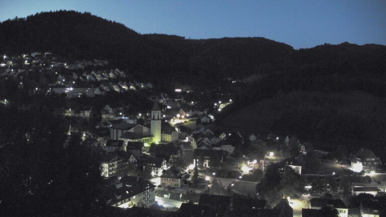 Dieses Bild zeigt eine Webcam-Aufnahme von Ottenhöfen, aufgenommen am Sonntag, den 13.09.2026 um 06:10 Uhr