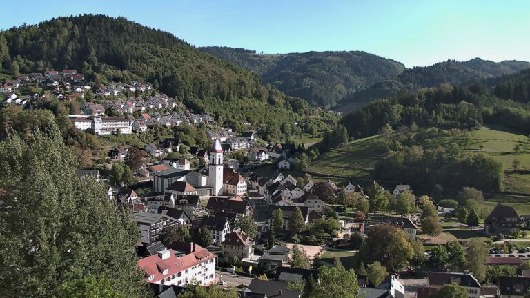 Dieses Bild zeigt eine Webcam-Aufnahme von Ottenhöfen, aufgenommen am Freitag, den 25.09.2026 um 16:40 Uhr