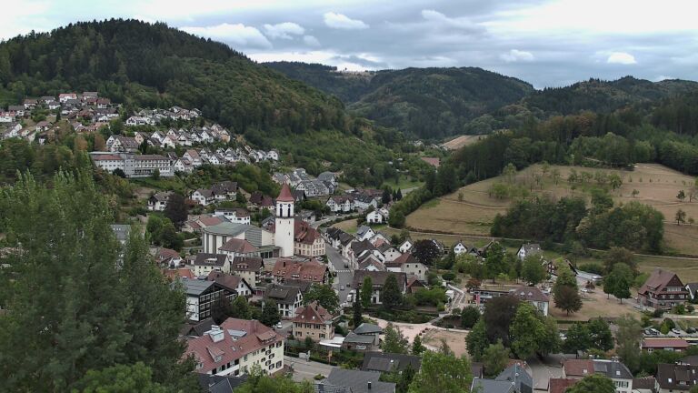Dieses Bild zeigt eine Webcam-Aufnahme von Ottenhöfen, aufgenommen am Dienstag, den 18.08.2026 um 14:40 Uhr