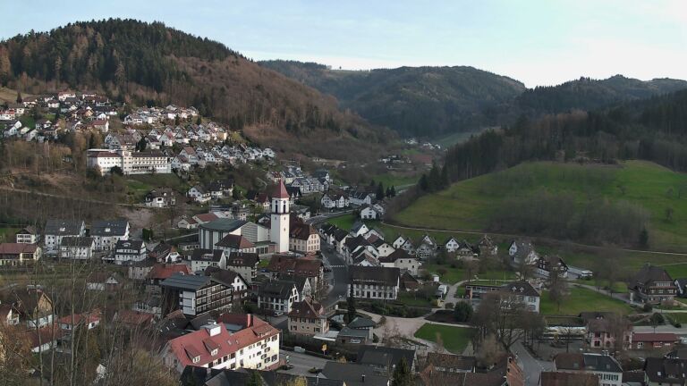 Dieses Bild zeigt eine Webcam-Aufnahme von Ottenhöfen, aufgenommen am Dienstag, den 24.03.2026 um 18:00 Uhr