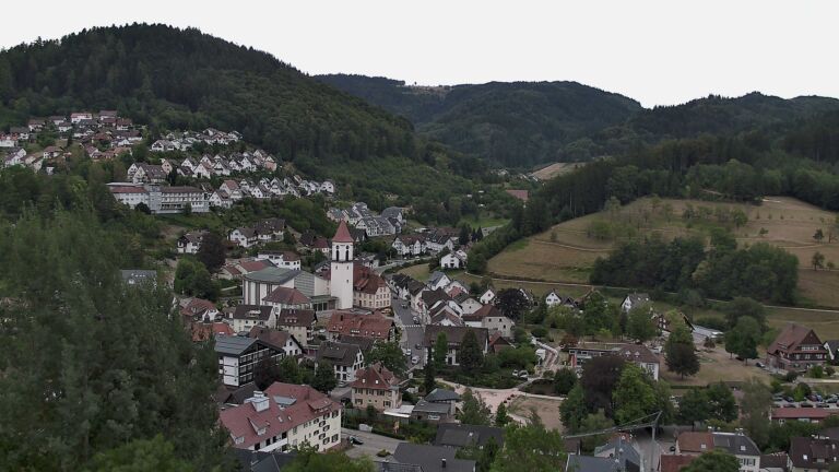 Dieses Bild zeigt eine Webcam-Aufnahme von Ottenhöfen, aufgenommen am Sonntag, den 09.08.2026 um 15:20 Uhr