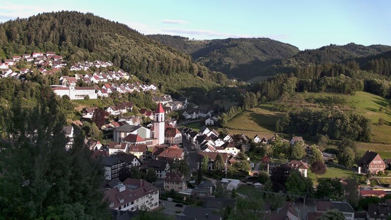 Dieses Bild zeigt eine Webcam-Aufnahme von Ottenhöfen, aufgenommen am Mittwoch, den 17.06.2026 um 20:20 Uhr