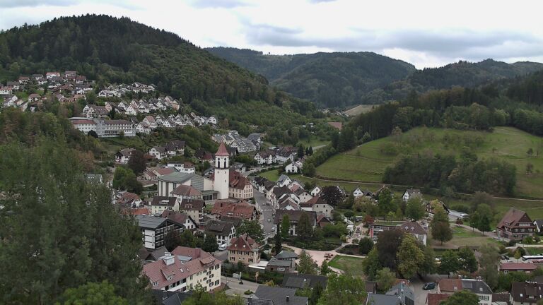 Dieses Bild zeigt eine Webcam-Aufnahme von Ottenhöfen, aufgenommen am Donnerstag, den 24.09.2026 um 15:00 Uhr