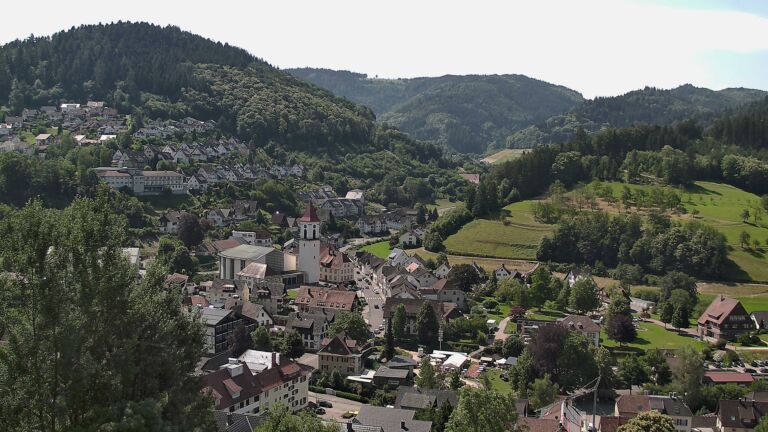 Dieses Bild zeigt eine Webcam-Aufnahme von Ottenhöfen, aufgenommen am Sonntag, den 21.06.2026 um 11:10 Uhr