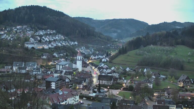 Dieses Bild zeigt eine Webcam-Aufnahme von Ottenhöfen, aufgenommen am Freitag, den 10.04.2026 um 06:30 Uhr