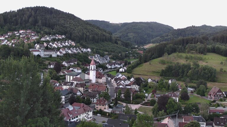 Dieses Bild zeigt eine Webcam-Aufnahme von Ottenhöfen, aufgenommen am Samstag, den 04.07.2026 um 05:40 Uhr