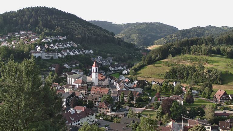 Dieses Bild zeigt eine Webcam-Aufnahme von Ottenhöfen, aufgenommen am Freitag, den 26.06.2026 um 07:20 Uhr