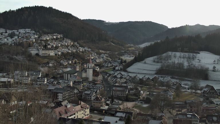 Dieses Bild zeigt eine Webcam-Aufnahme von Ottenhöfen, aufgenommen am Donnerstag, den 01.01.2026 um 14:20 Uhr