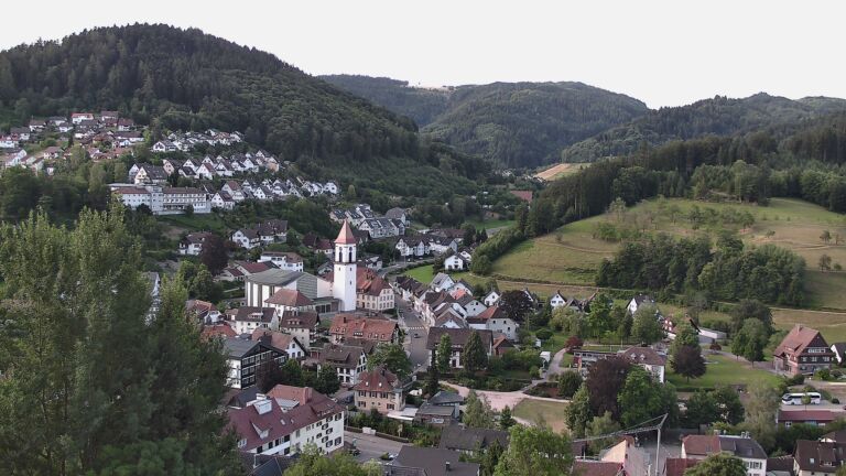 Dieses Bild zeigt eine Webcam-Aufnahme von Ottenhöfen, aufgenommen am Mittwoch, den 08.07.2026 um 07:10 Uhr