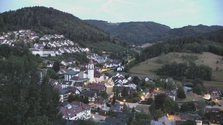 Dieses Bild zeigt eine Webcam-Aufnahme von Ottenhöfen, aufgenommen am Montag, den 13.07.2026 um 22:00 Uhr