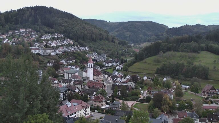 Dieses Bild zeigt eine Webcam-Aufnahme von Ottenhöfen, aufgenommen am Sonntag, den 11.10.2026 um 18:50 Uhr