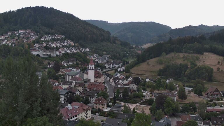 Dieses Bild zeigt eine Webcam-Aufnahme von Ottenhöfen, aufgenommen am Montag, den 17.08.2026 um 20:00 Uhr