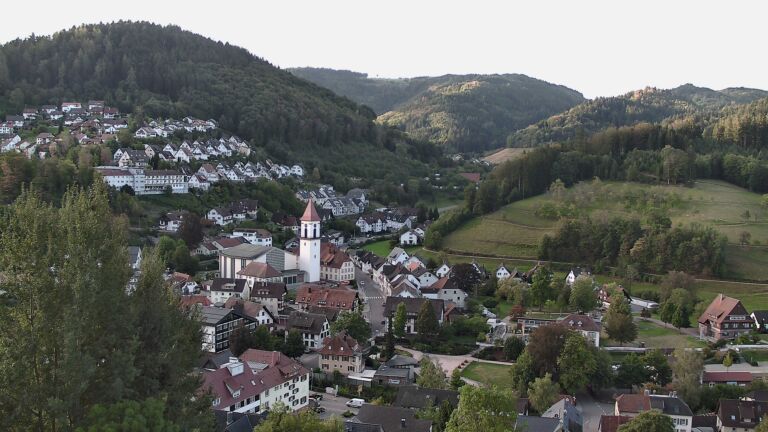 Dieses Bild zeigt eine Webcam-Aufnahme von Ottenhöfen, aufgenommen am Samstag, den 12.09.2026 um 08:00 Uhr