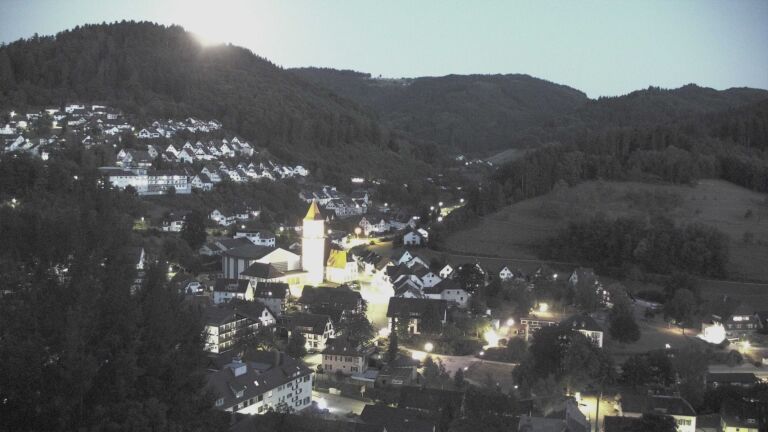 Dieses Bild zeigt eine Webcam-Aufnahme von Ottenhöfen, aufgenommen am Montag, den 27.07.2026 um 22:00 Uhr