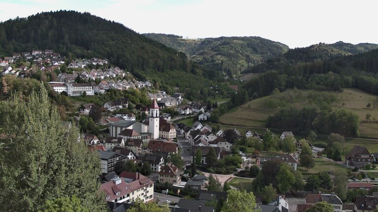 Dieses Bild zeigt eine Webcam-Aufnahme von Ottenhöfen, aufgenommen am Dienstag, den 01.09.2026 um 16:40 Uhr