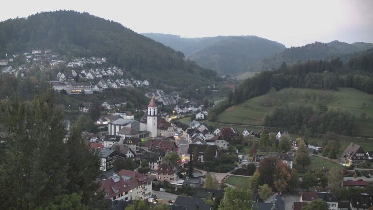 Dieses Bild zeigt eine Webcam-Aufnahme von Ottenhöfen, aufgenommen am Dienstag, den 20.10.2026 um 07:30 Uhr