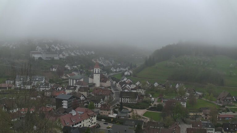Dieses Bild zeigt eine Webcam-Aufnahme von Ottenhöfen, aufgenommen am Montag, den 13.04.2026 um 15:30 Uhr
