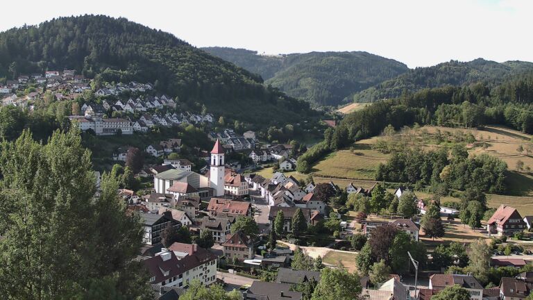 Dieses Bild zeigt eine Webcam-Aufnahme von Ottenhöfen, aufgenommen am Montag, den 20.07.2026 um 08:50 Uhr