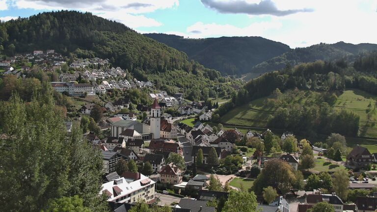 Dieses Bild zeigt eine Webcam-Aufnahme von Ottenhöfen, aufgenommen am Montag, den 12.10.2026 um 14:20 Uhr