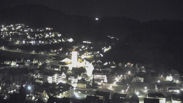 Dieses Bild zeigt eine Webcam-Aufnahme von Ottenhöfen, aufgenommen am Donnerstag, den 25.12.2025 um 20:30 Uhr