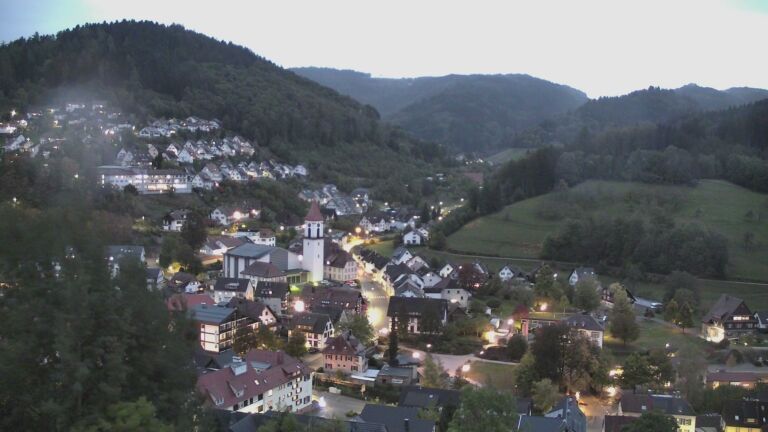 Dieses Bild zeigt eine Webcam-Aufnahme von Ottenhöfen, aufgenommen am Freitag, den 23.10.2026 um 18:40 Uhr