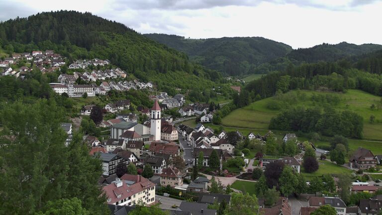 Dieses Bild zeigt eine Webcam-Aufnahme von Ottenhöfen, aufgenommen am Mittwoch, den 20.05.2026 um 18:50 Uhr