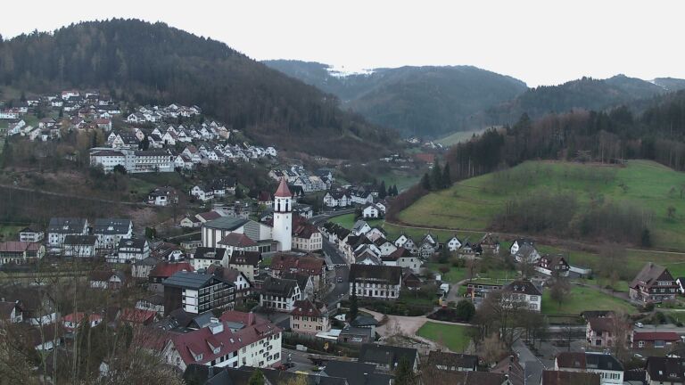 Dieses Bild zeigt eine Webcam-Aufnahme von Ottenhöfen, aufgenommen am Mittwoch, den 01.04.2026 um 07:10 Uhr