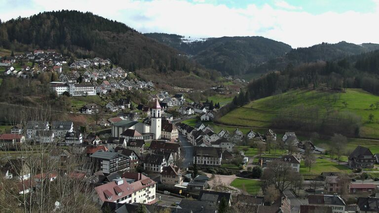 Dieses Bild zeigt eine Webcam-Aufnahme von Ottenhöfen, aufgenommen am Montag, den 30.03.2026 um 16:30 Uhr