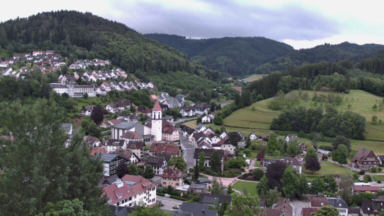 Dieses Bild zeigt eine Webcam-Aufnahme von Ottenhöfen, aufgenommen am Mittwoch, den 03.06.2026 um 06:00 Uhr